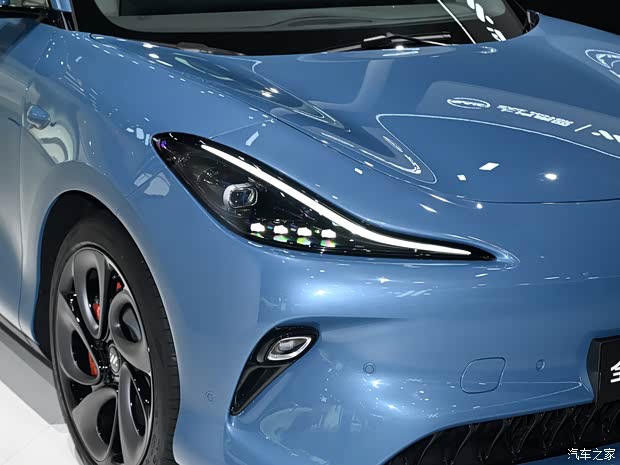 智己汽车 智己LS6 2025款 579kW 四驱