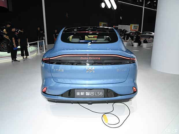 智己汽车 智己LS6 2025款 579kW 四驱