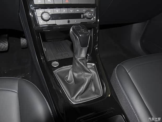 上汽大众 途岳 2025款 新锐 300TSI 锐享版 上汽大众 途岳 2025款 新锐 300TSI 锐享版